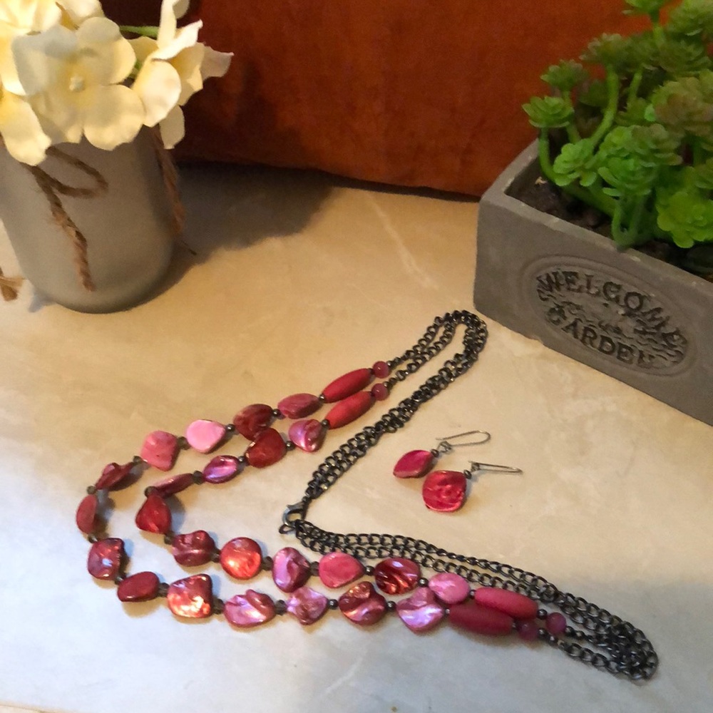 Pretty rose colored longer necklace and earring set